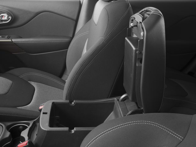 2017 Jeep CHEROKEE SPORT