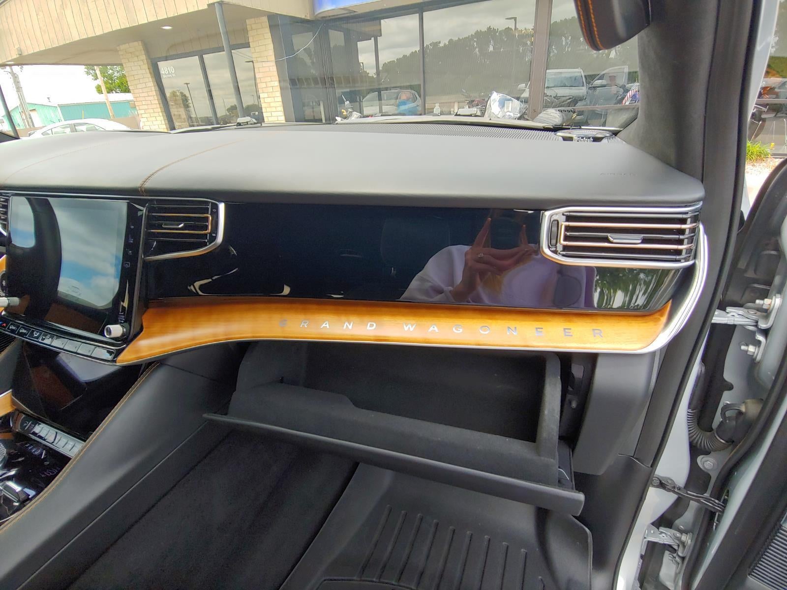 2022 Jeep Grand Wagoneer Series III