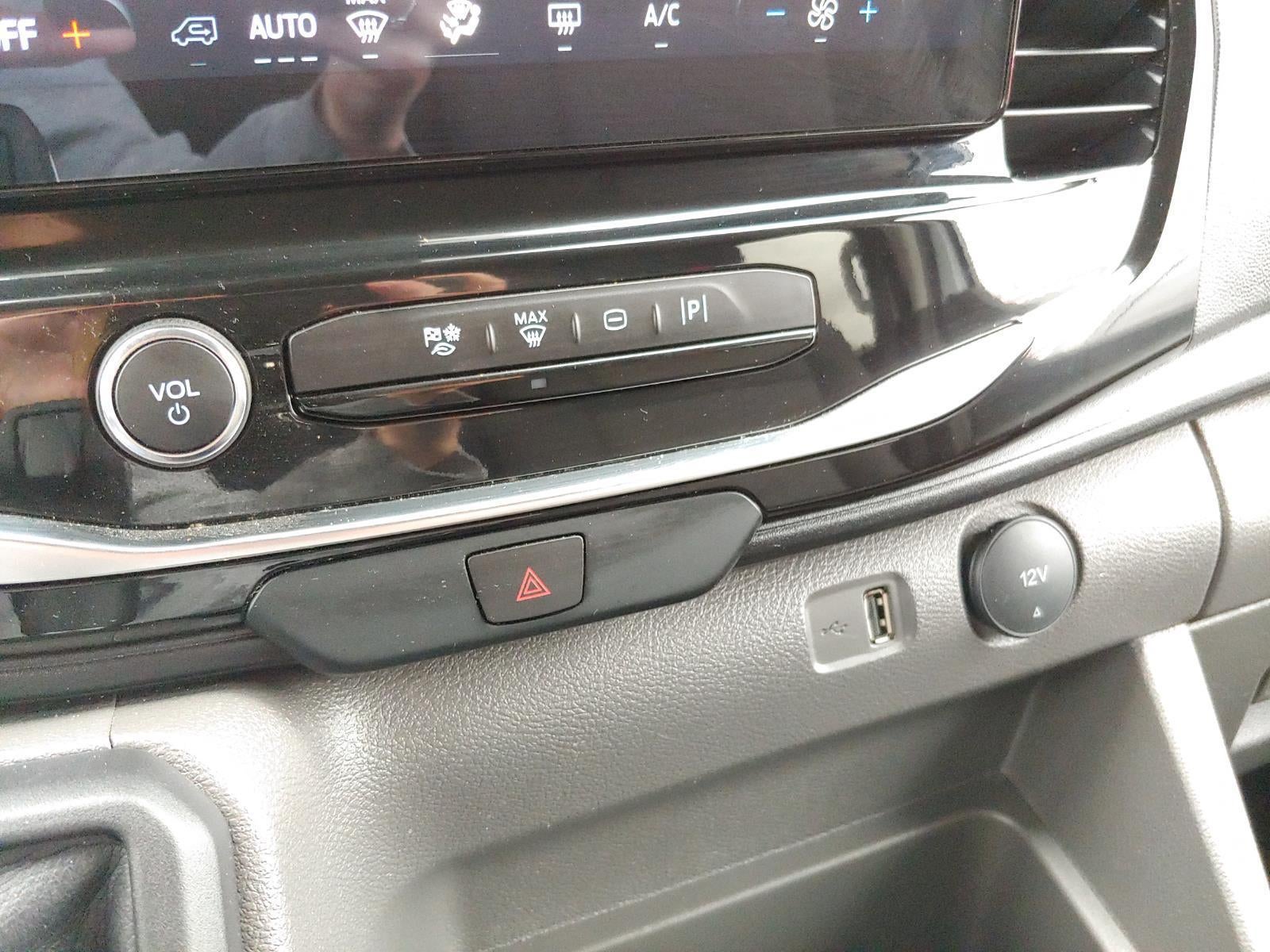 2025 Ford Transit Passenger Wagon XL