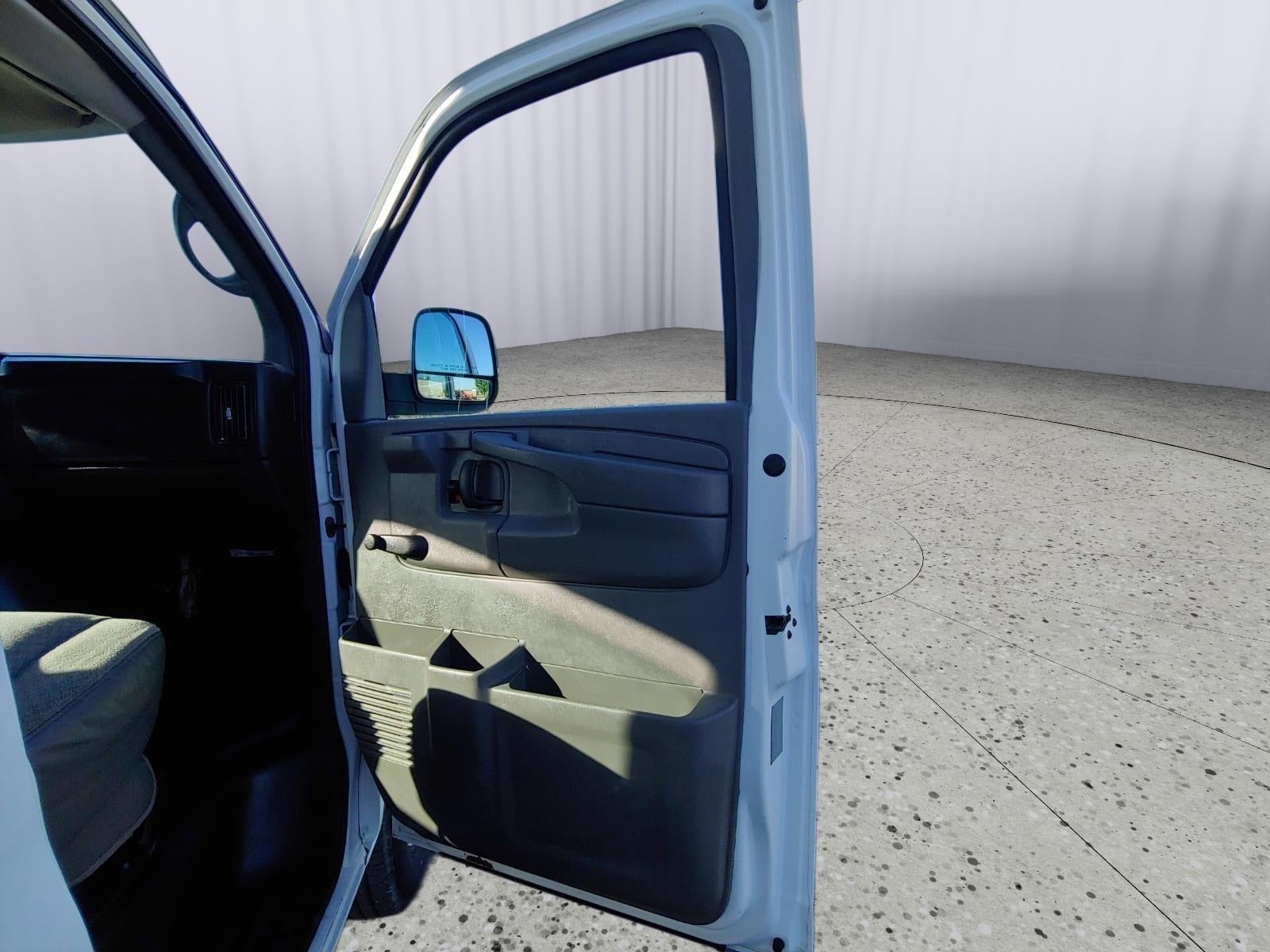 2008 GMC Savana Cutaway 3500 C6Y SRW