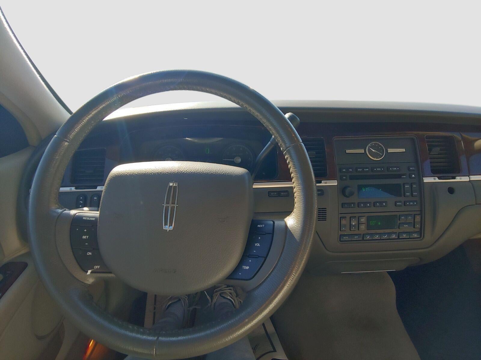 2007 Lincoln Town Car Signature