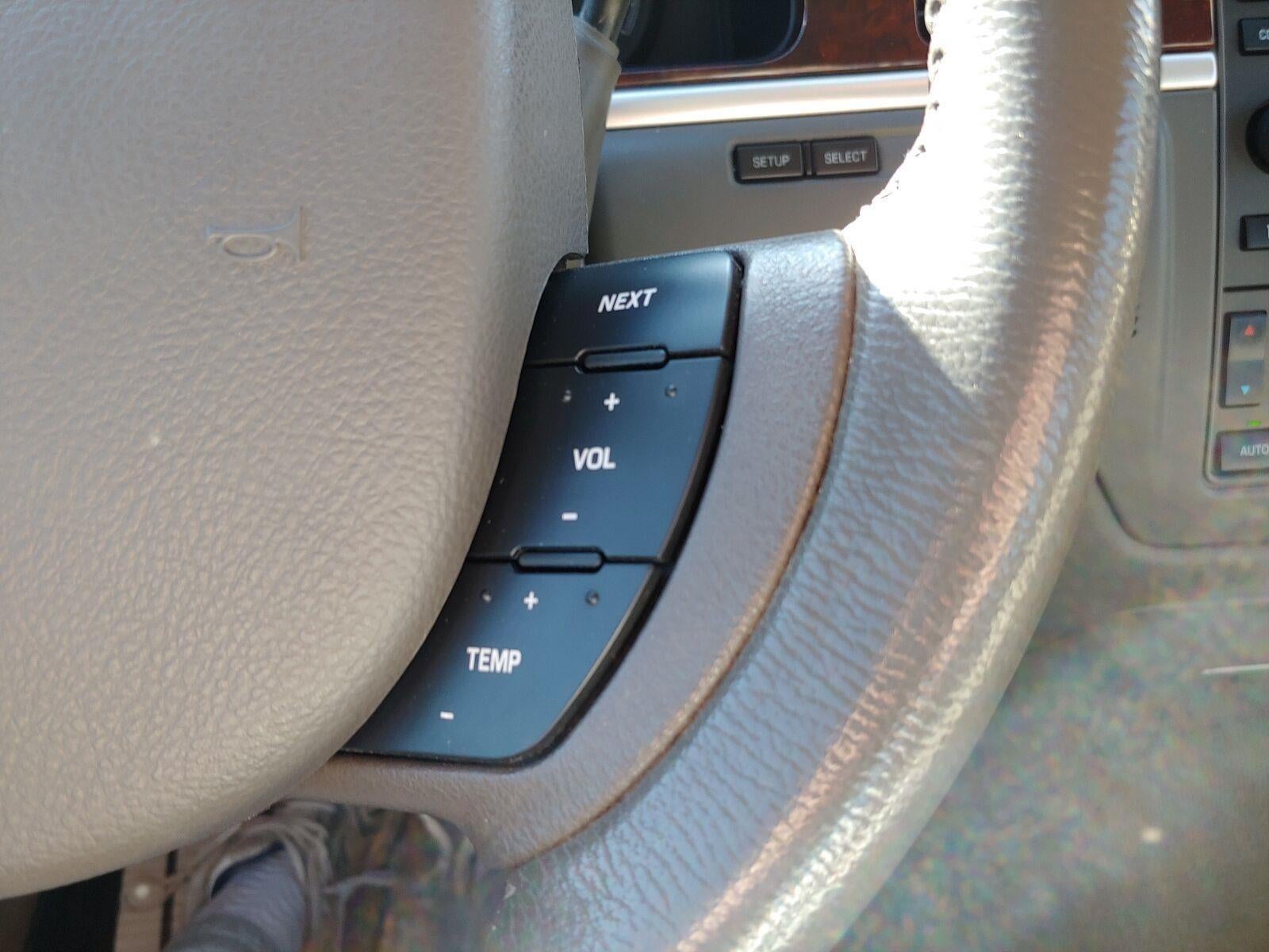 2007 Lincoln Town Car Signature