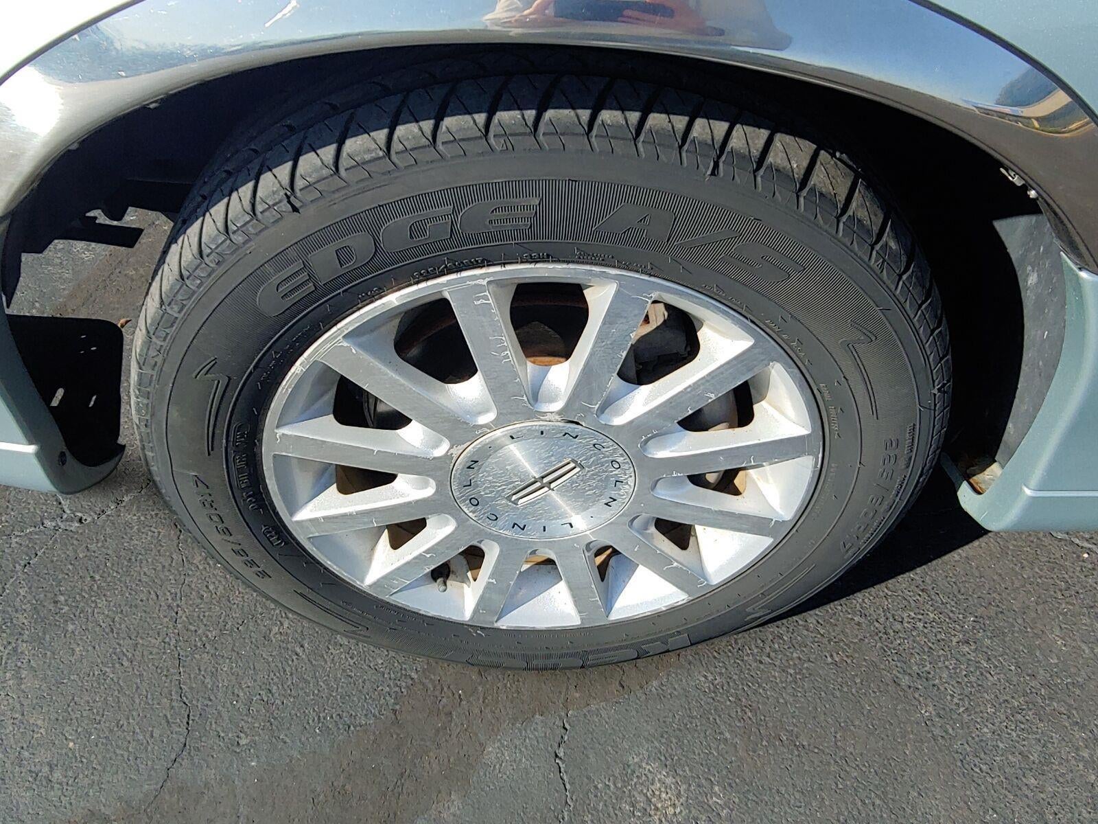 2007 Lincoln Town Car Signature