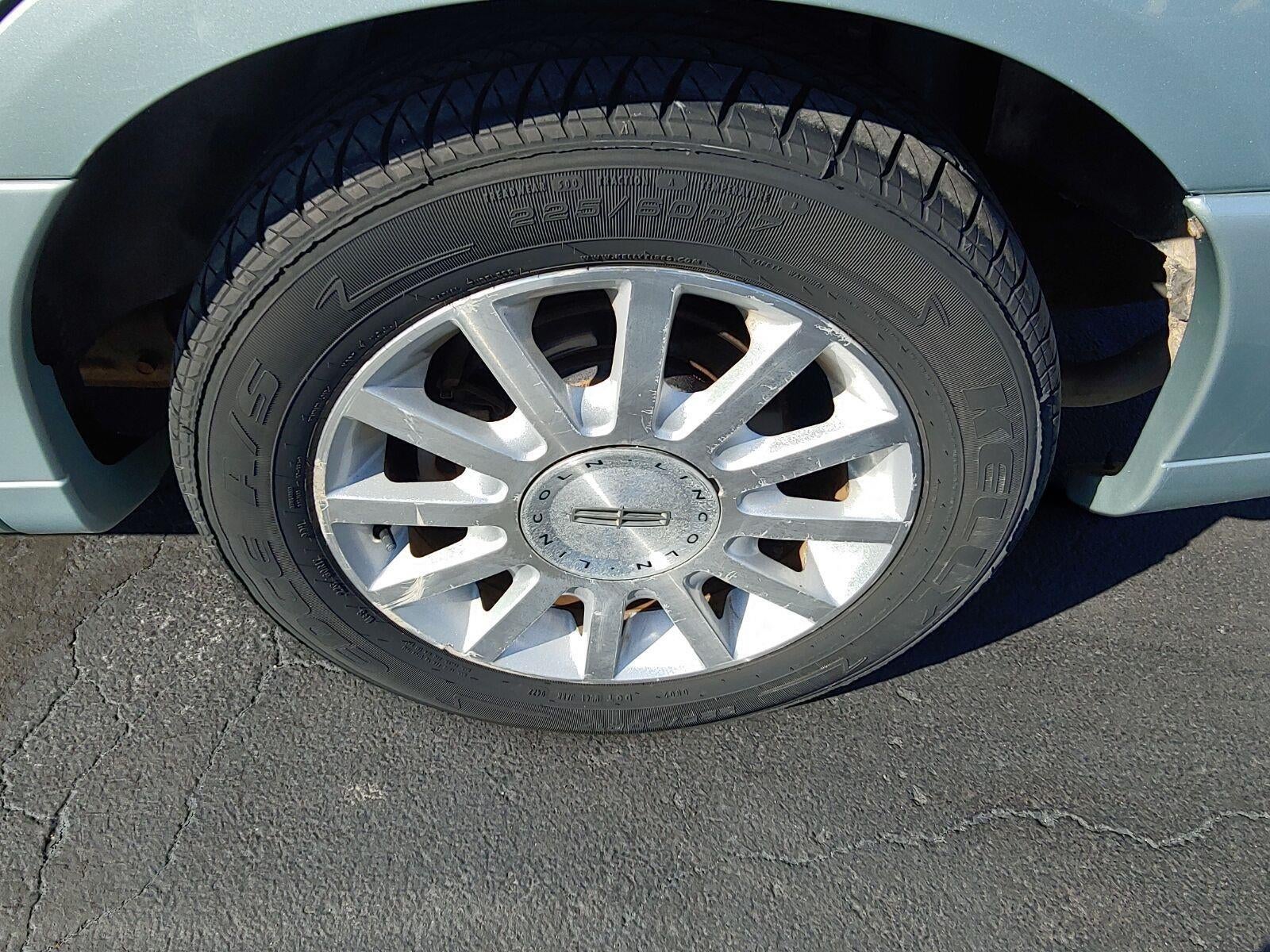 2007 Lincoln Town Car Signature