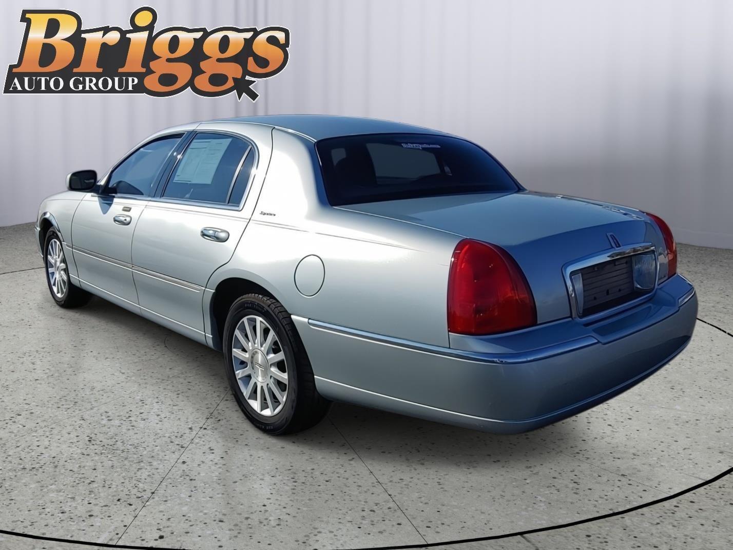 2007 Lincoln Town Car Signature