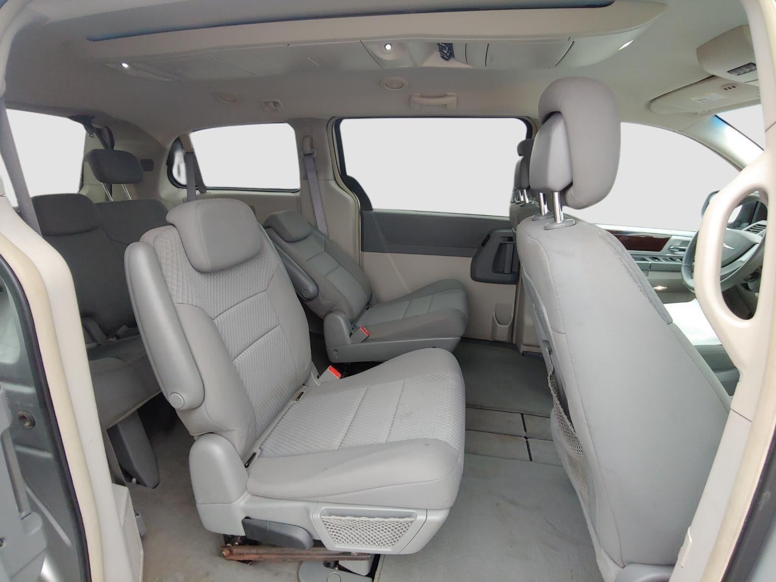 2010 Chrysler Town & Country Touring