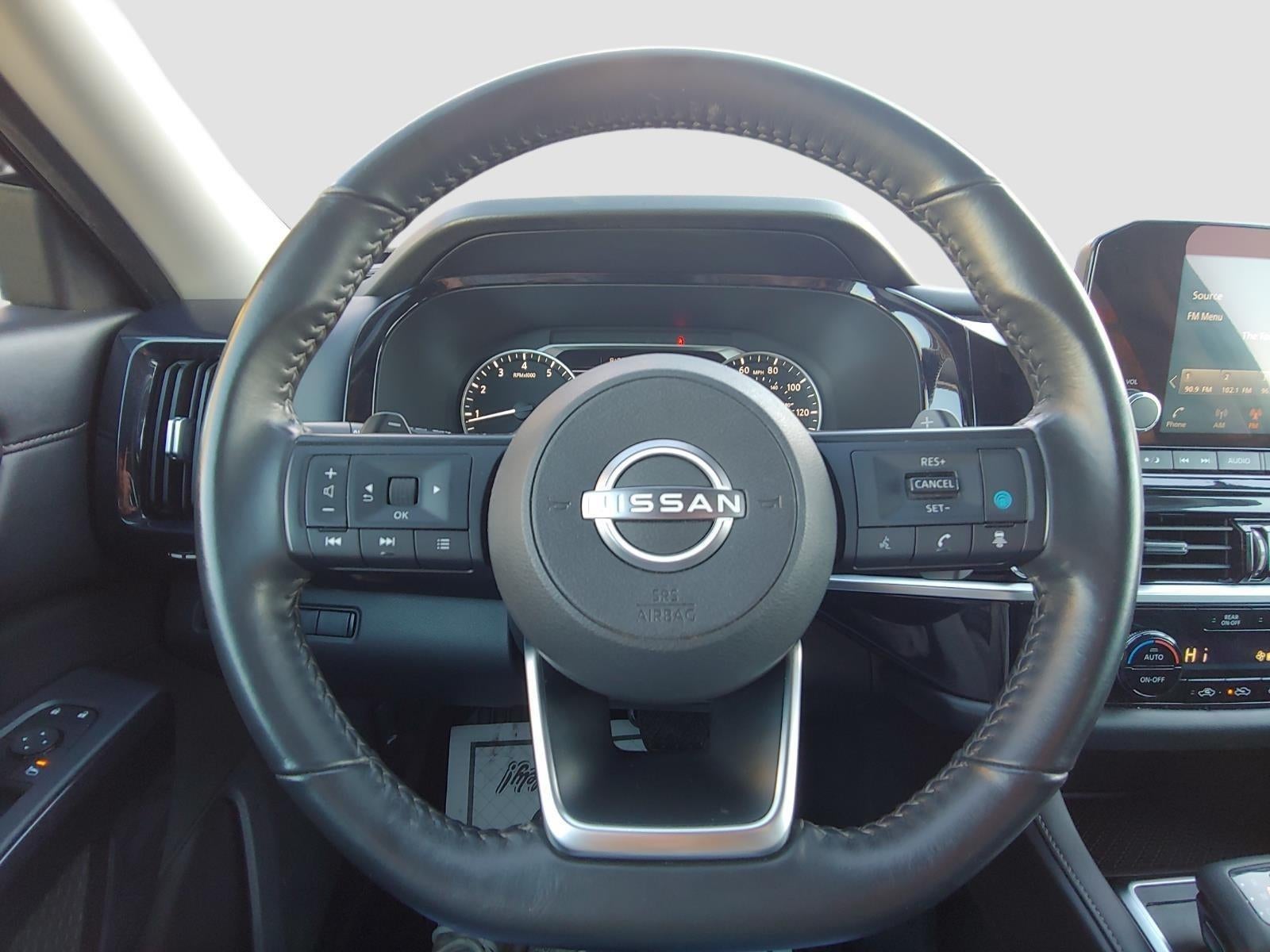 2024 Nissan Pathfinder SV