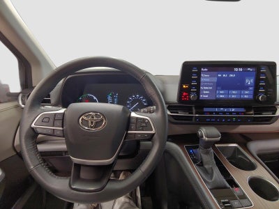 2022 Toyota Sienna XLE