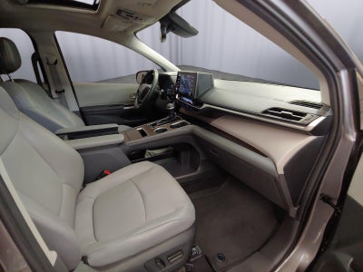 2022 Toyota Sienna XLE