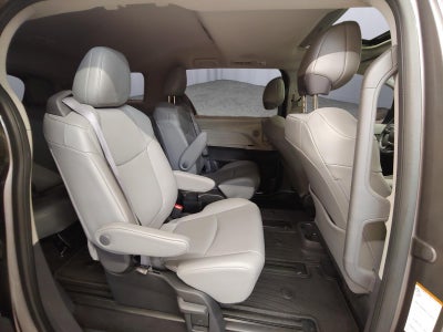 2022 Toyota Sienna XLE