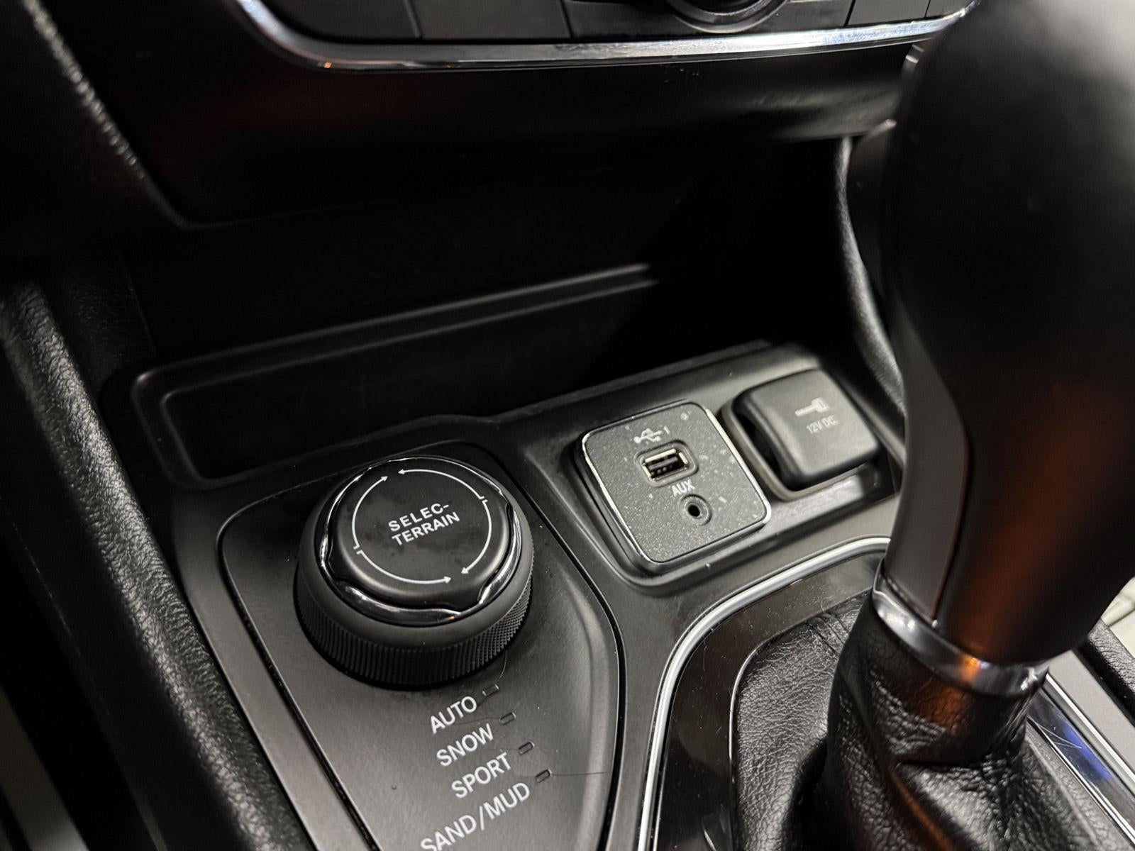 2023 Jeep Cherokee Altitude Lux 4x4