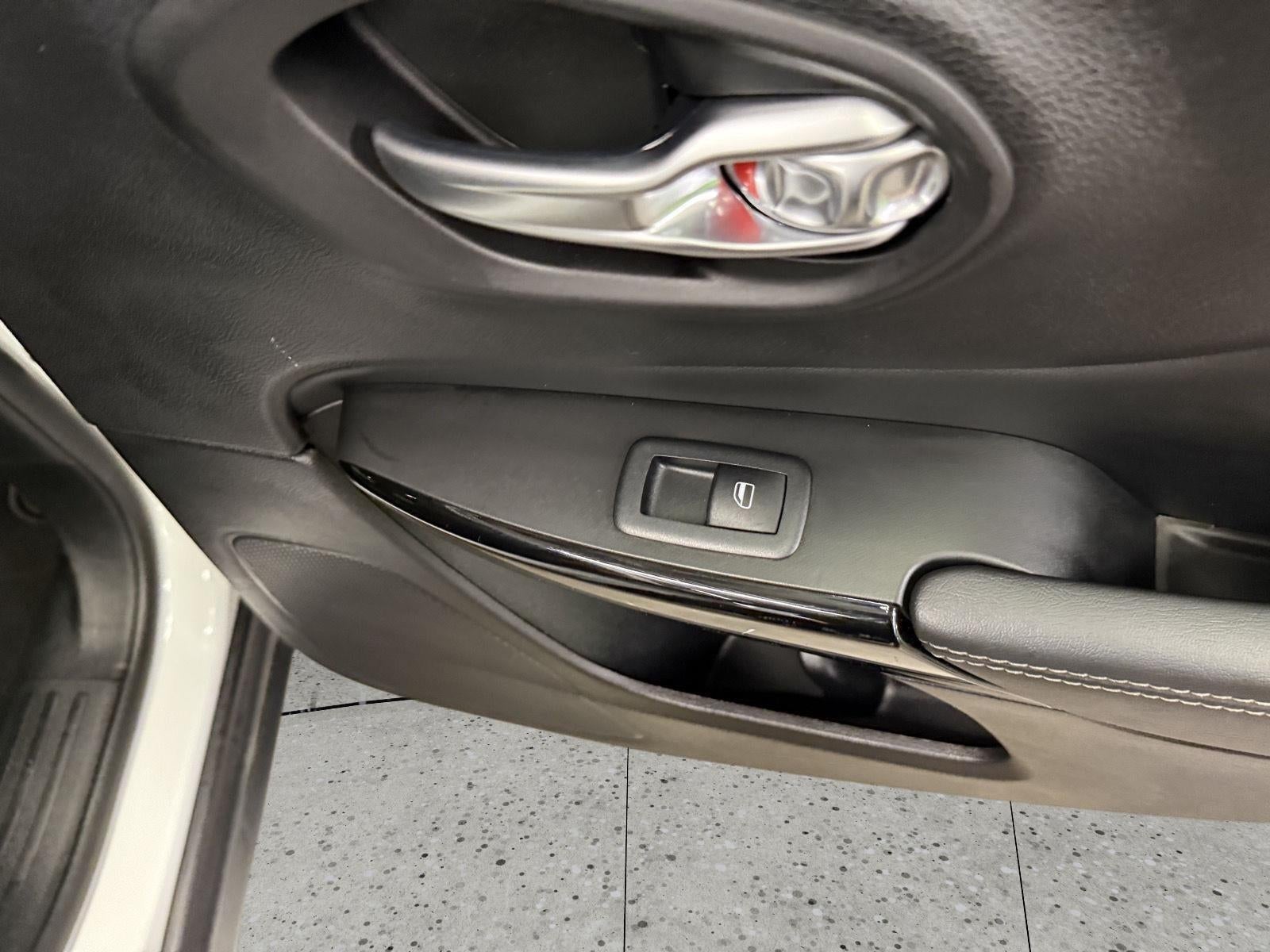 2023 Jeep Cherokee Altitude Lux 4x4