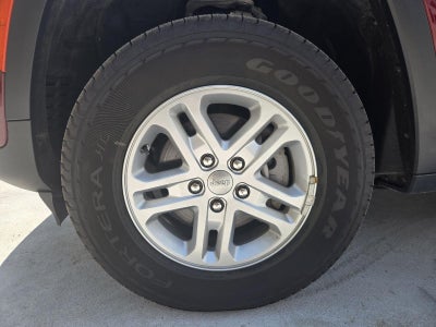 2023 Jeep Grand Cherokee Laredo 4x4