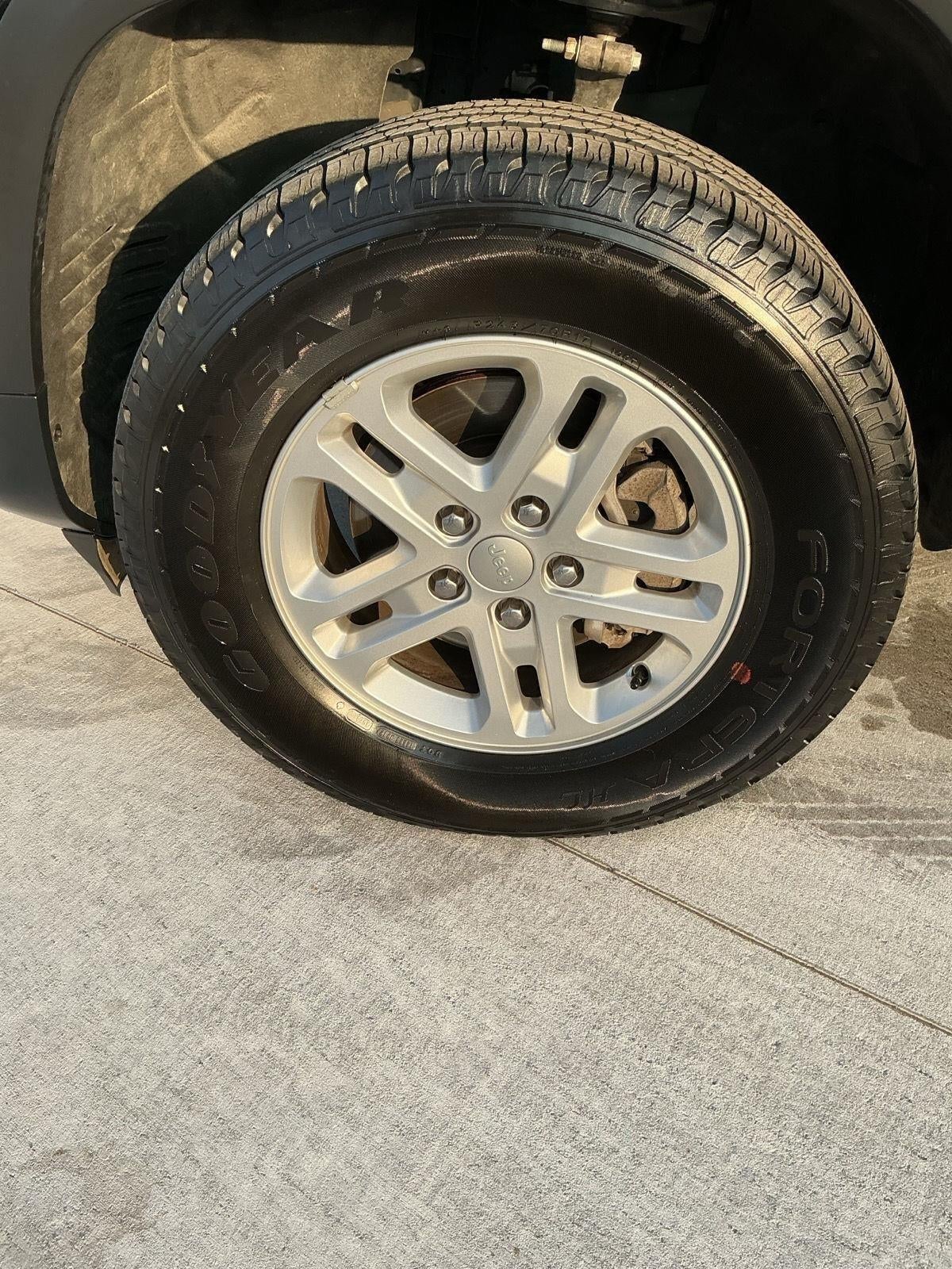 2025 Jeep Grand Cherokee Laredo 4x4