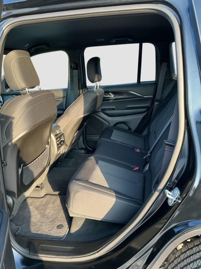 2025 Jeep Grand Cherokee Laredo 4x4