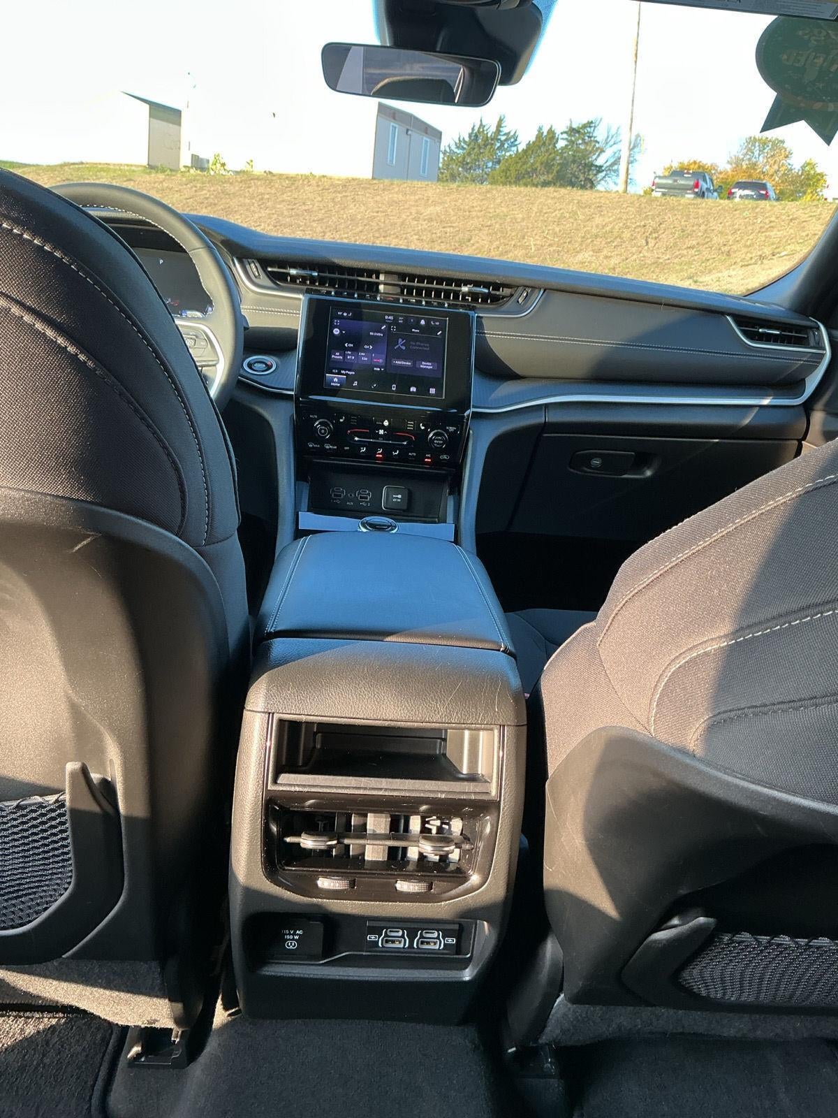 2025 Jeep Grand Cherokee Laredo 4x4