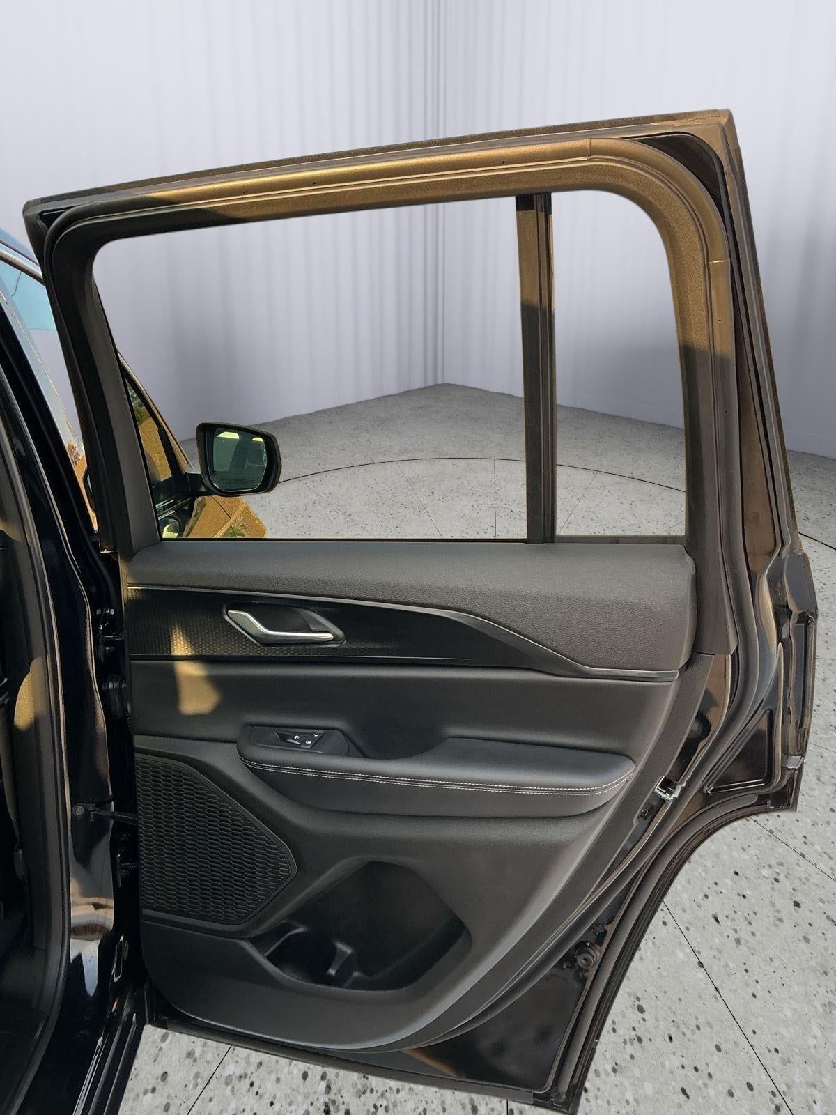 2025 Jeep Grand Cherokee Laredo 4x4