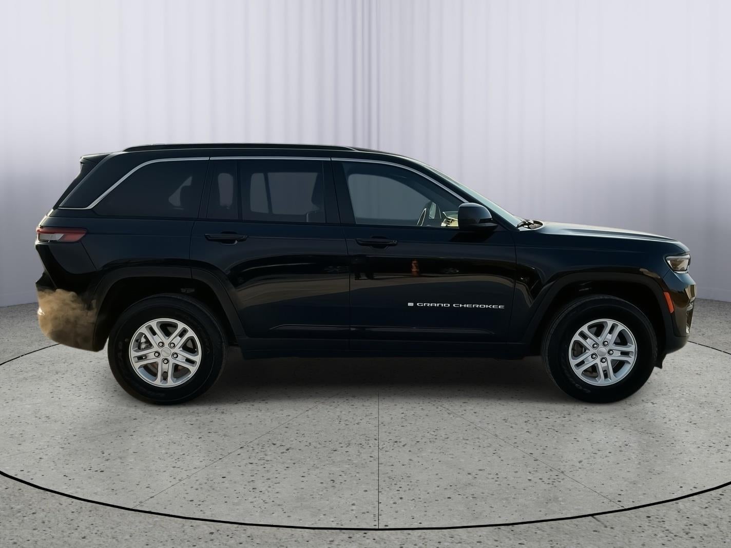 2025 Jeep Grand Cherokee Laredo 4x4