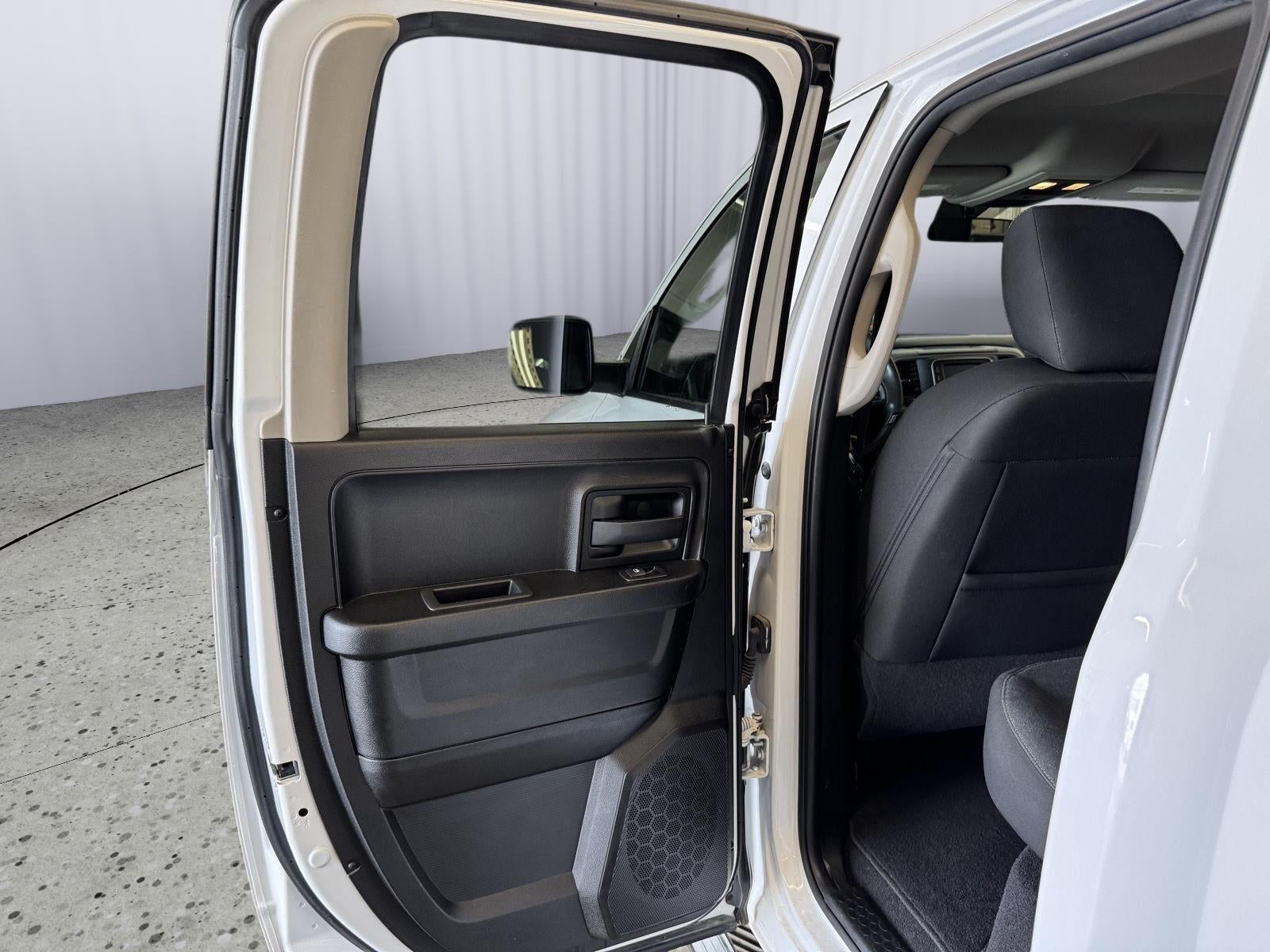 2021 RAM 1500 Classic Tradesman Quad Cab 4x2 6'4' Box