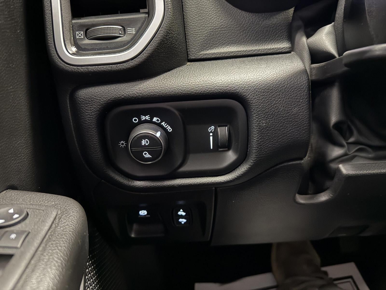 2022 RAM 1500 Big Horn Quad Cab 4x4 6'4' Box