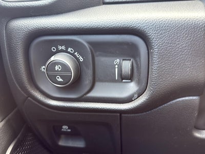 2023 RAM 1500 Big Horn Crew Cab 4x4 5'7' Box