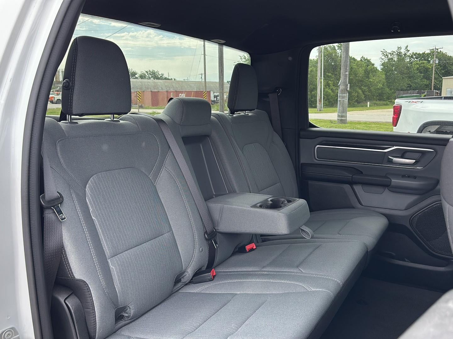 2022 RAM 1500 Big Horn Crew Cab 4x4 5'7' Box