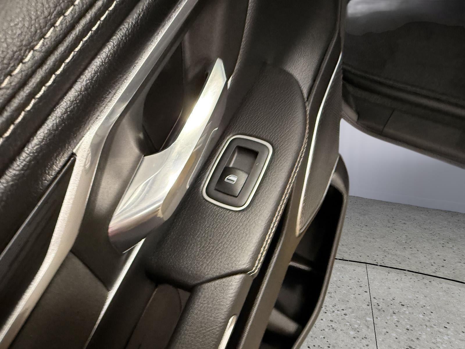 2023 RAM 1500 Laramie Crew Cab 4x4 5'7' Box