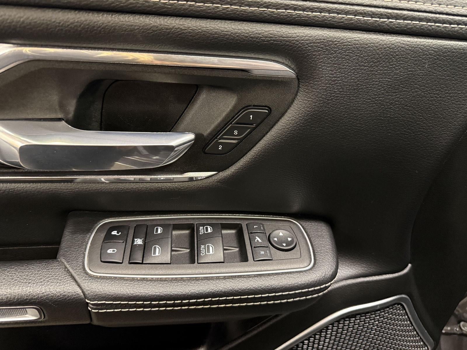 2023 RAM 1500 Laramie Crew Cab 4x4 5'7' Box