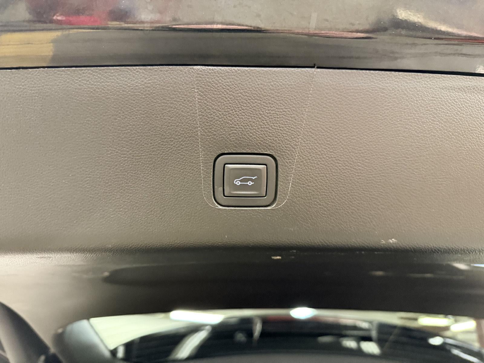 2023 Chevrolet Traverse AWD RS