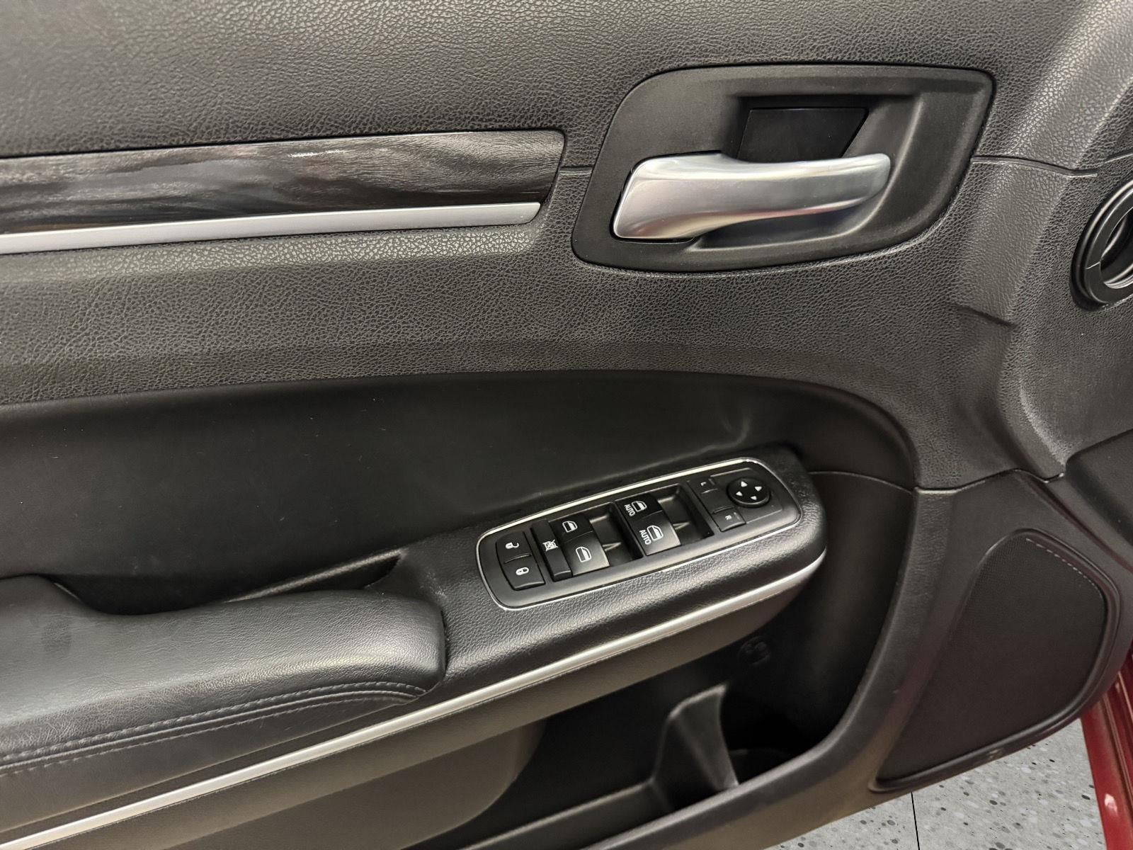 2019 Chrysler 300 Touring