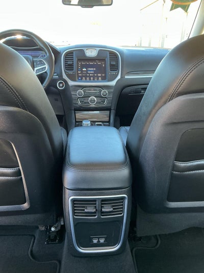 2022 Chrysler 300 Touring L