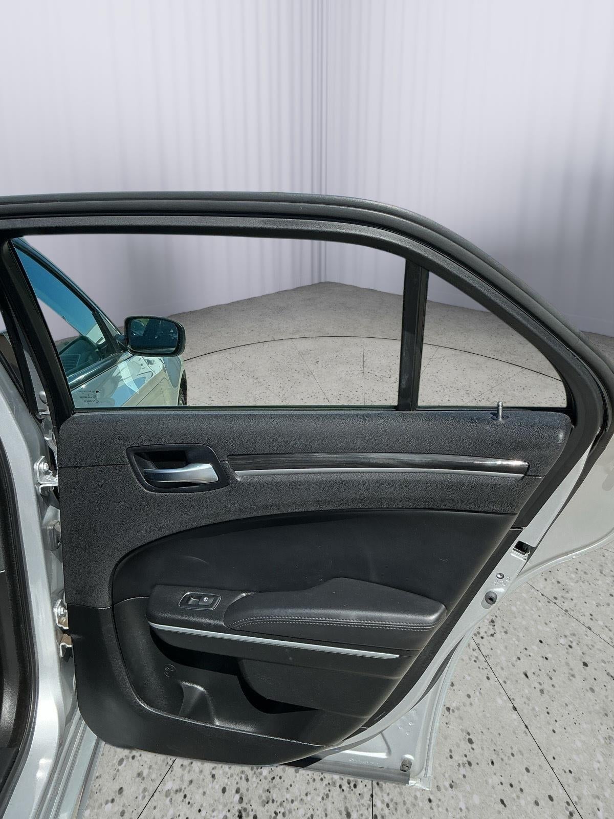 2022 Chrysler 300 Touring L