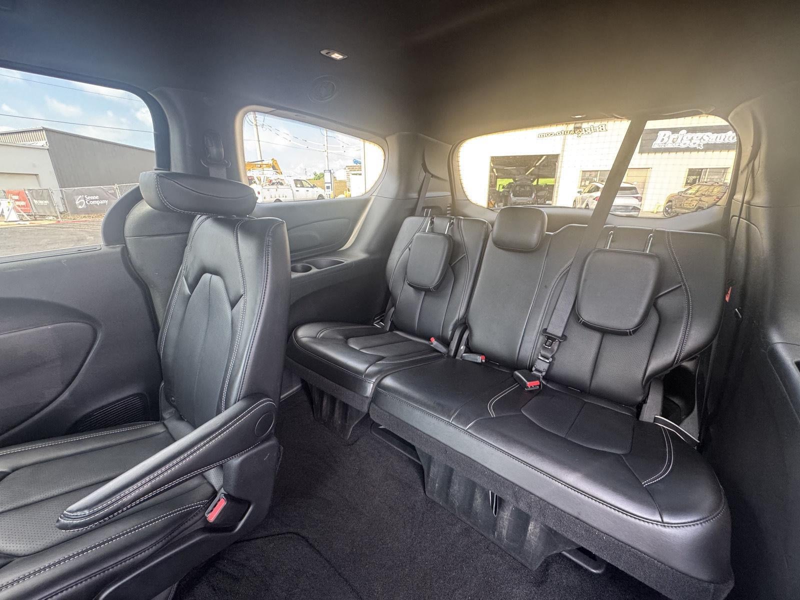 2025 Chrysler Pacifica Select