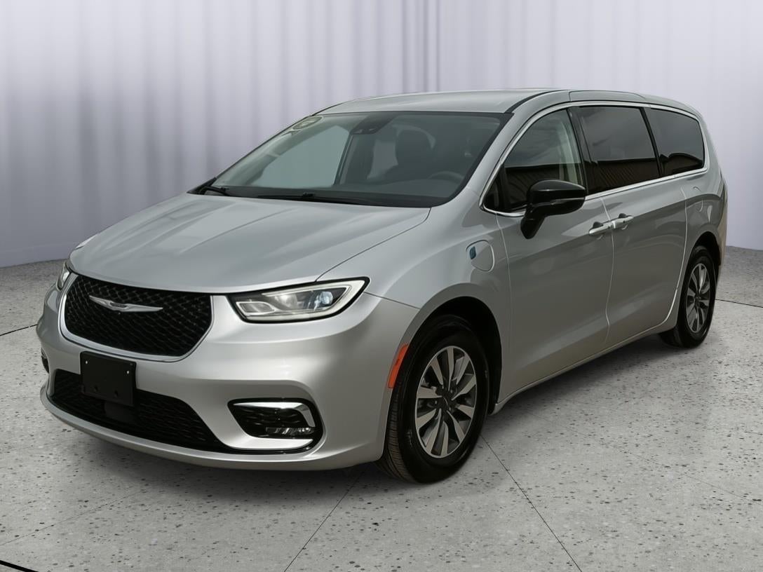 2024 Chrysler Pacifica Select