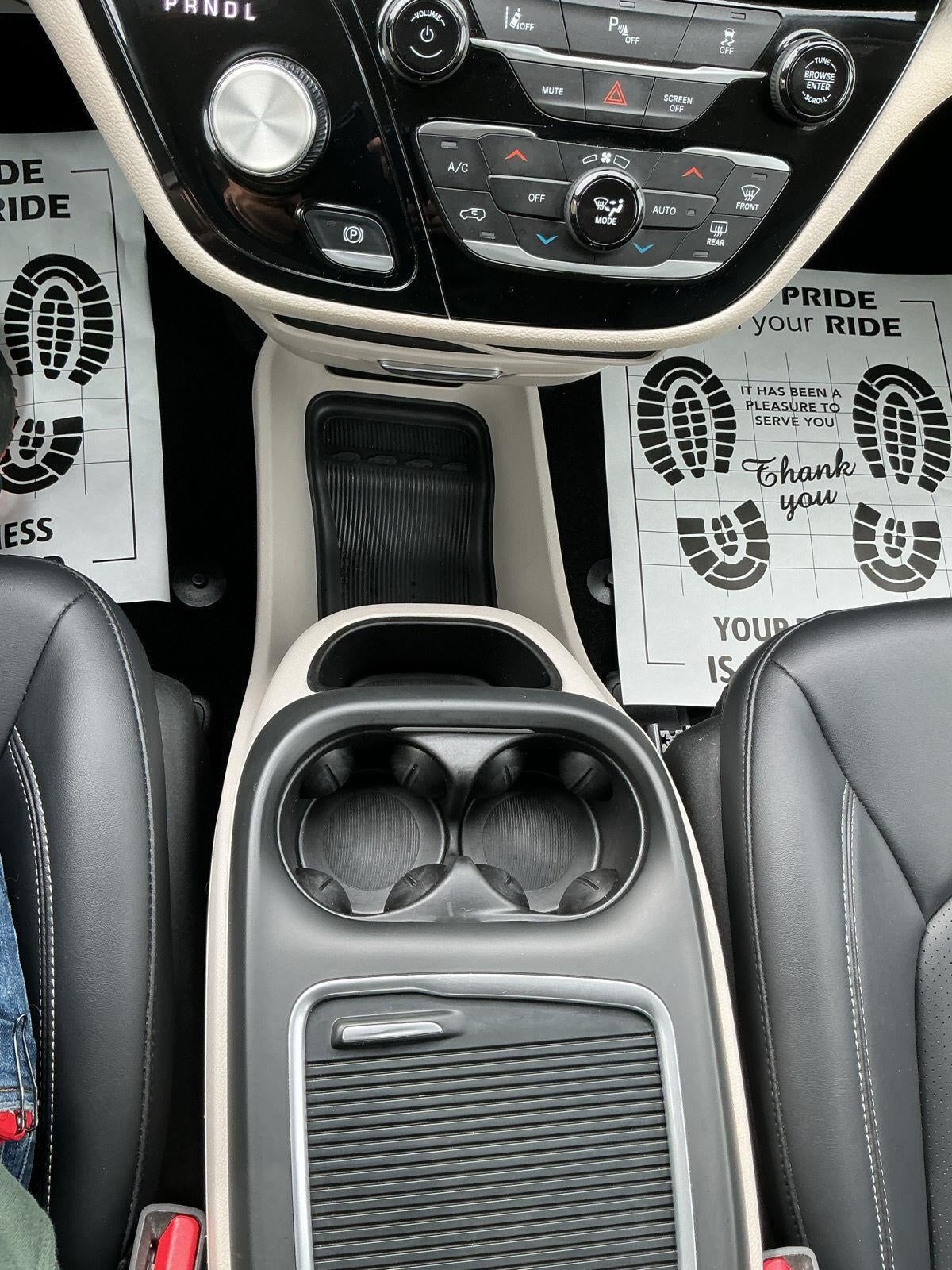 2024 Chrysler Pacifica Select