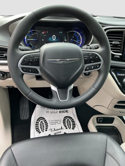2024 Chrysler Pacifica Select