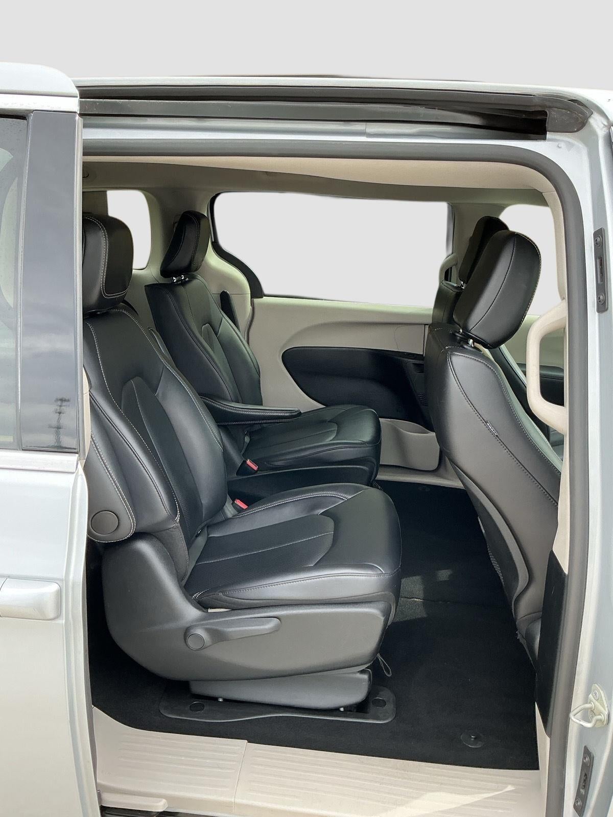 2024 Chrysler Pacifica Select
