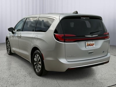 2024 Chrysler Pacifica Select
