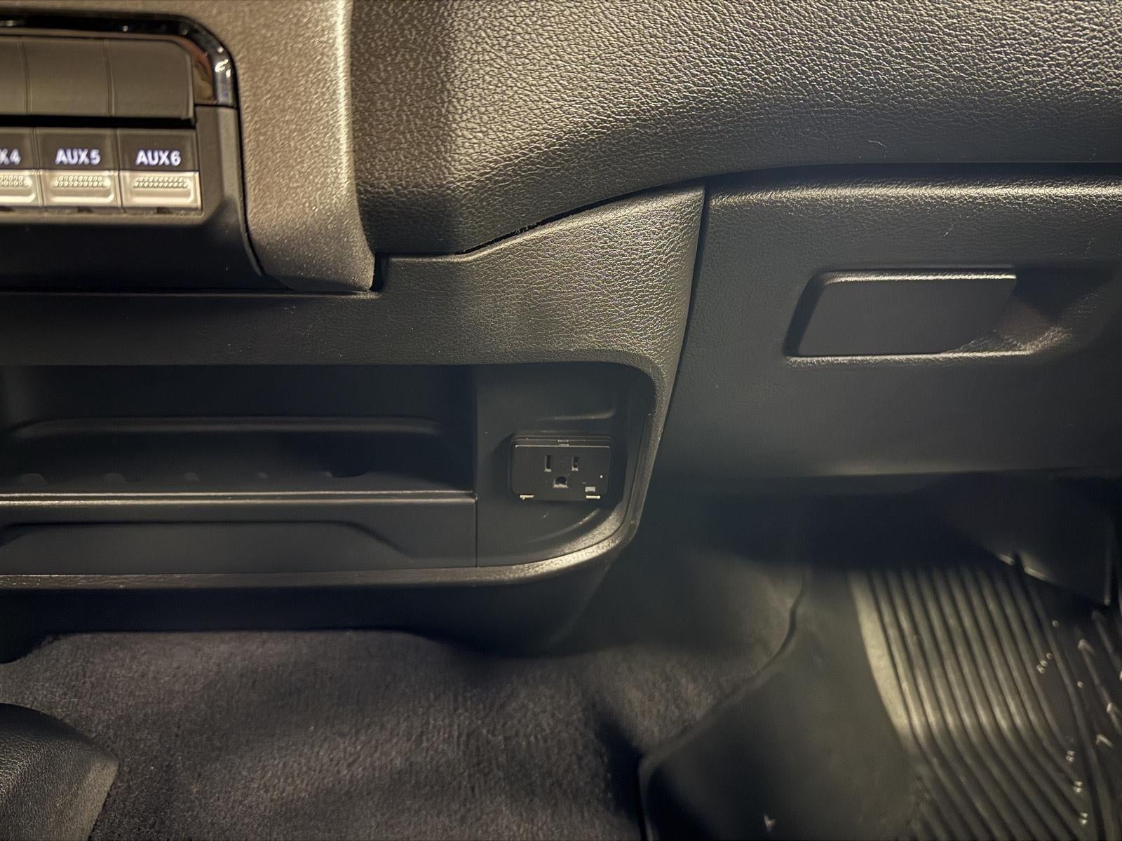 2021 RAM 3500 Tradesman Crew Cab 4x4 8' Box