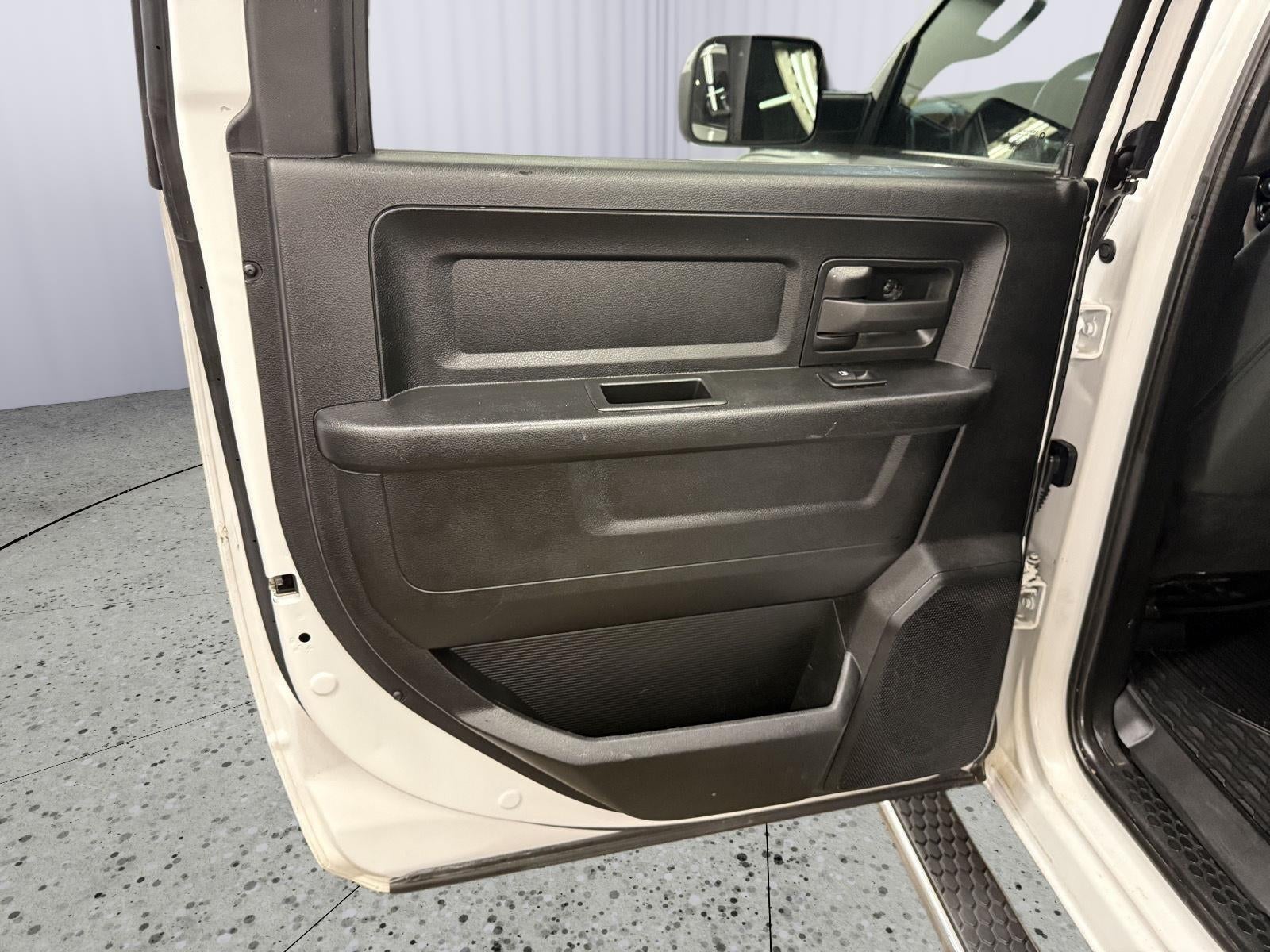 2021 RAM 3500 Tradesman Crew Cab 4x4 8' Box