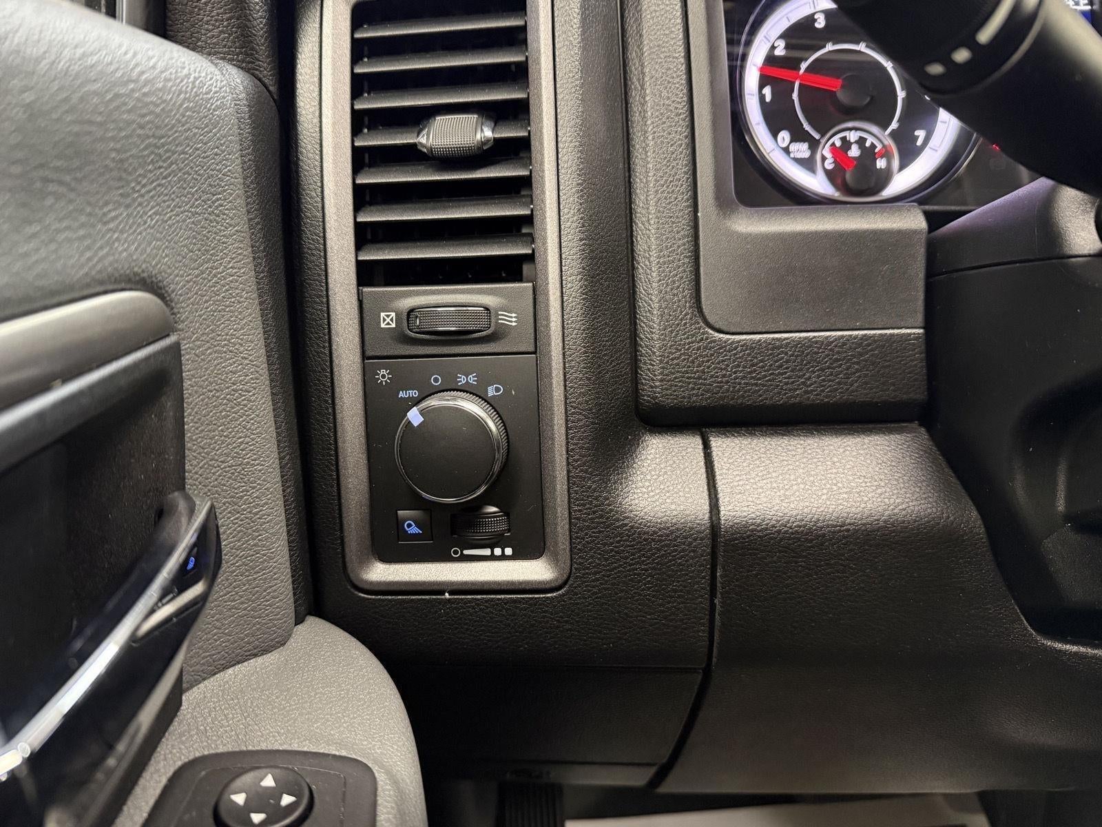 2021 RAM 1500 Classic Tradesman Regular Cab 4x2 6'4' Box