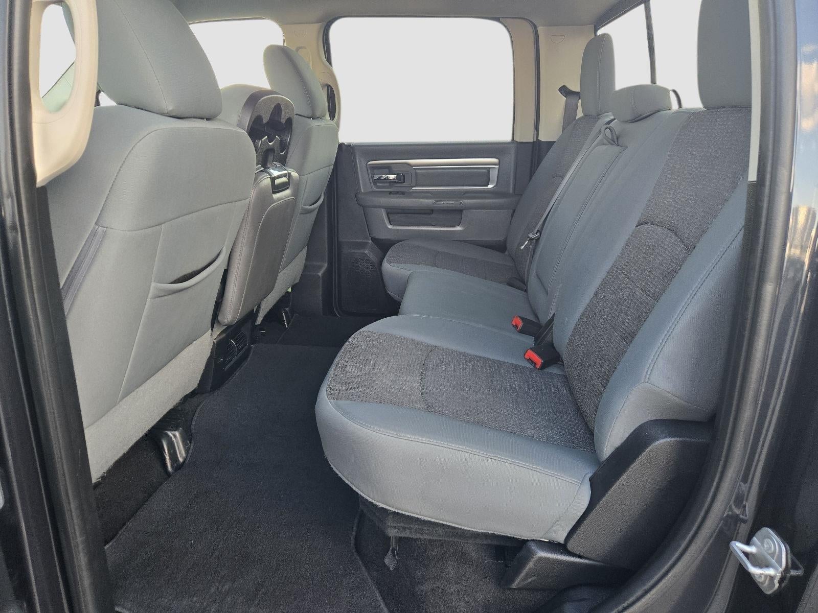 2017 RAM 1500 Big Horn Crew Cab 4x4 5'7' Box