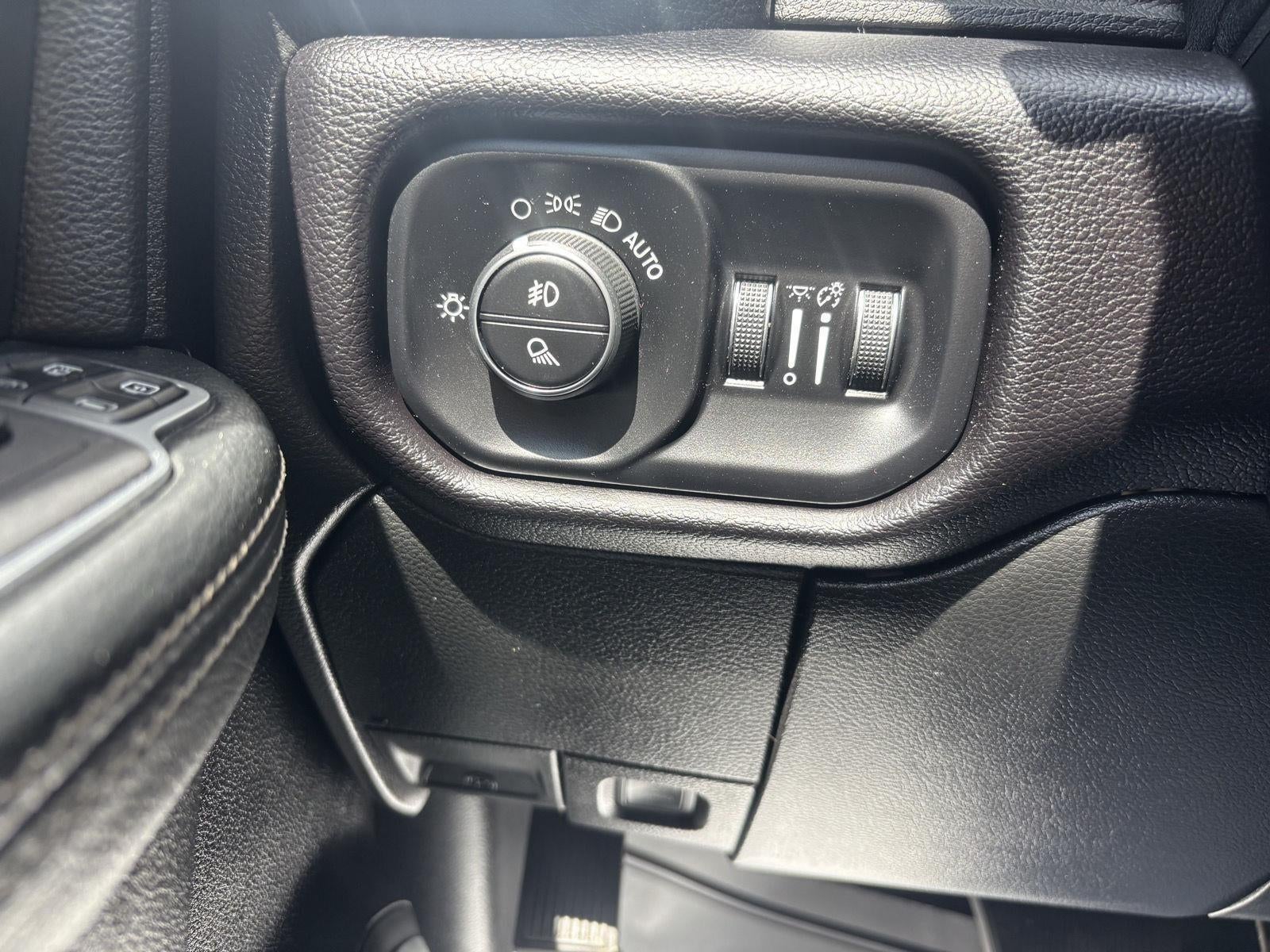 2024 RAM 2500 Laramie Crew Cab 4x4 6'4' Box