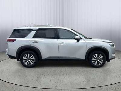 2025 Nissan Pathfinder SL 4WD