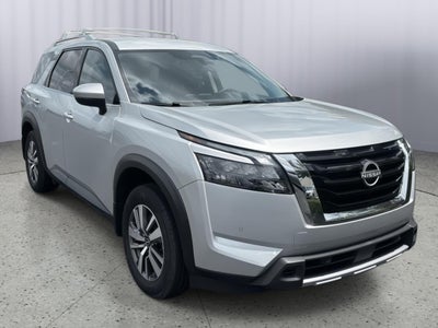 2025 Nissan Pathfinder SL 4WD
