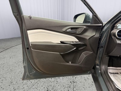 2025 Chevrolet Trax FWD LT