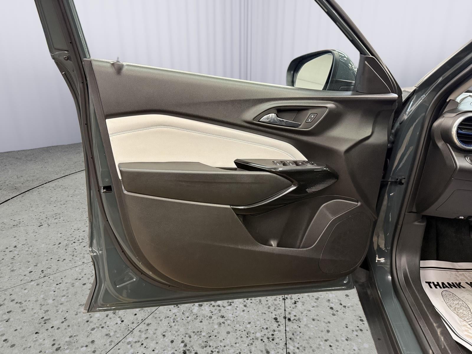 2025 Chevrolet Trax FWD LT