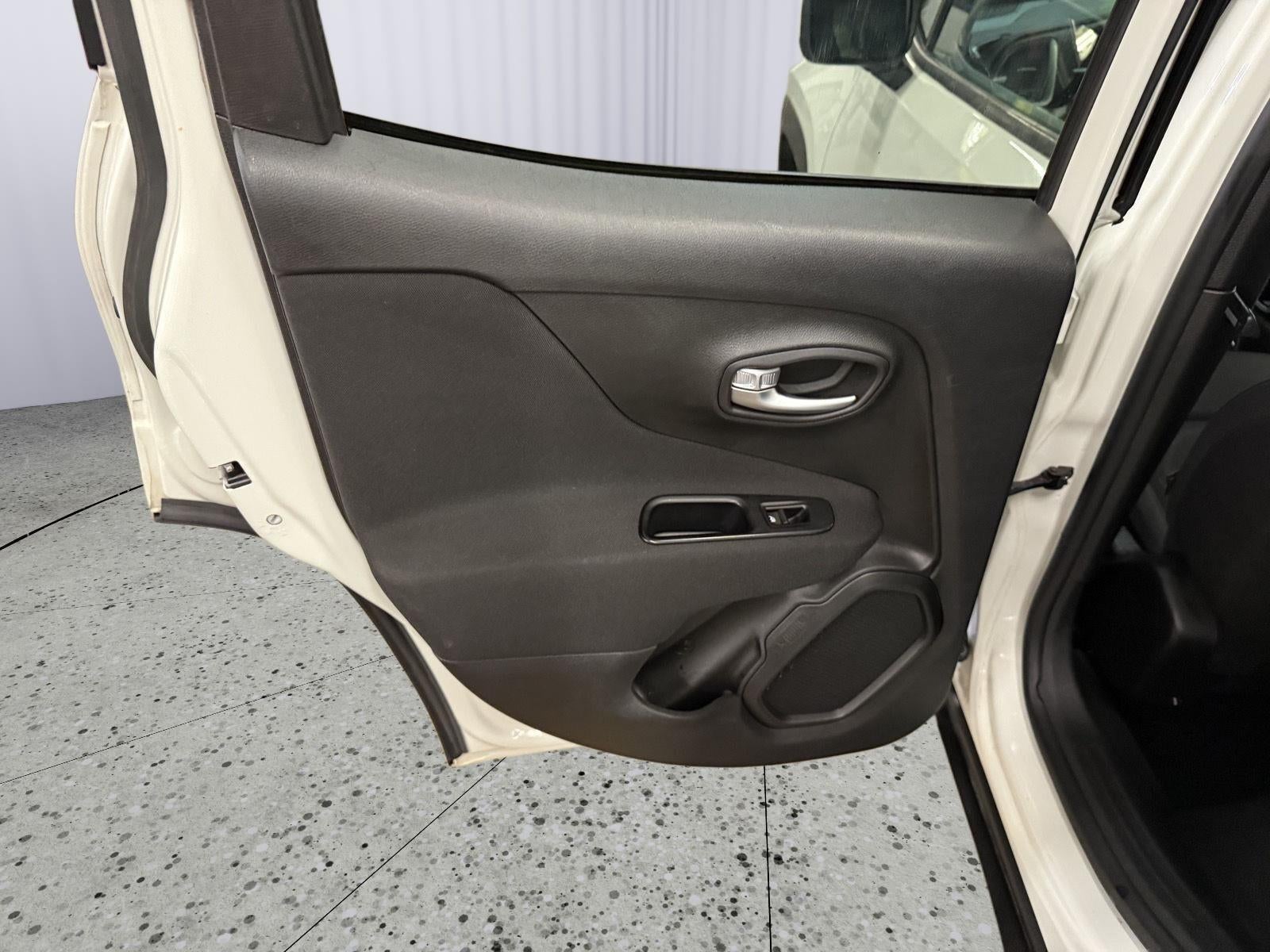 2019 Jeep Renegade Latitude FWD