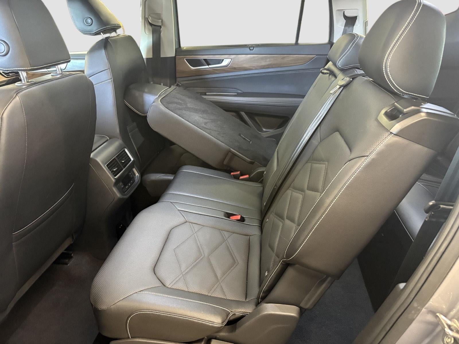 2025 Volkswagen Atlas 2.0T SE w/Technology