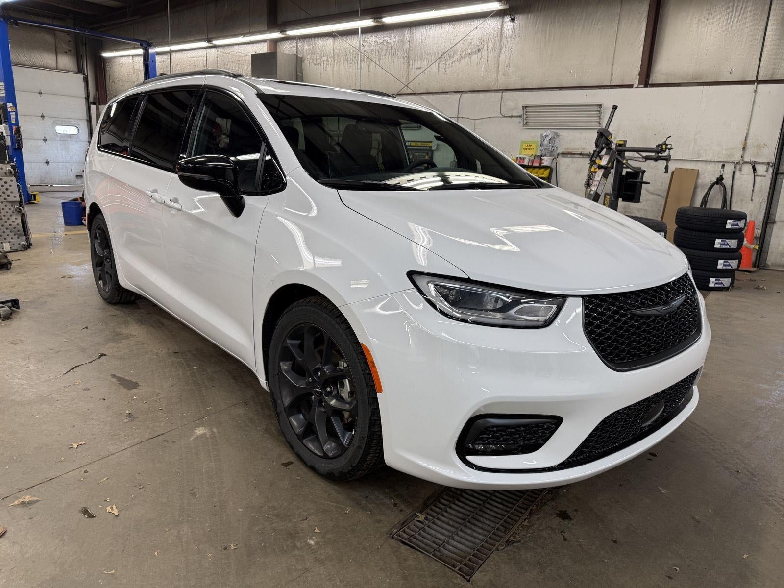 2025 Chrysler Pacifica Limited